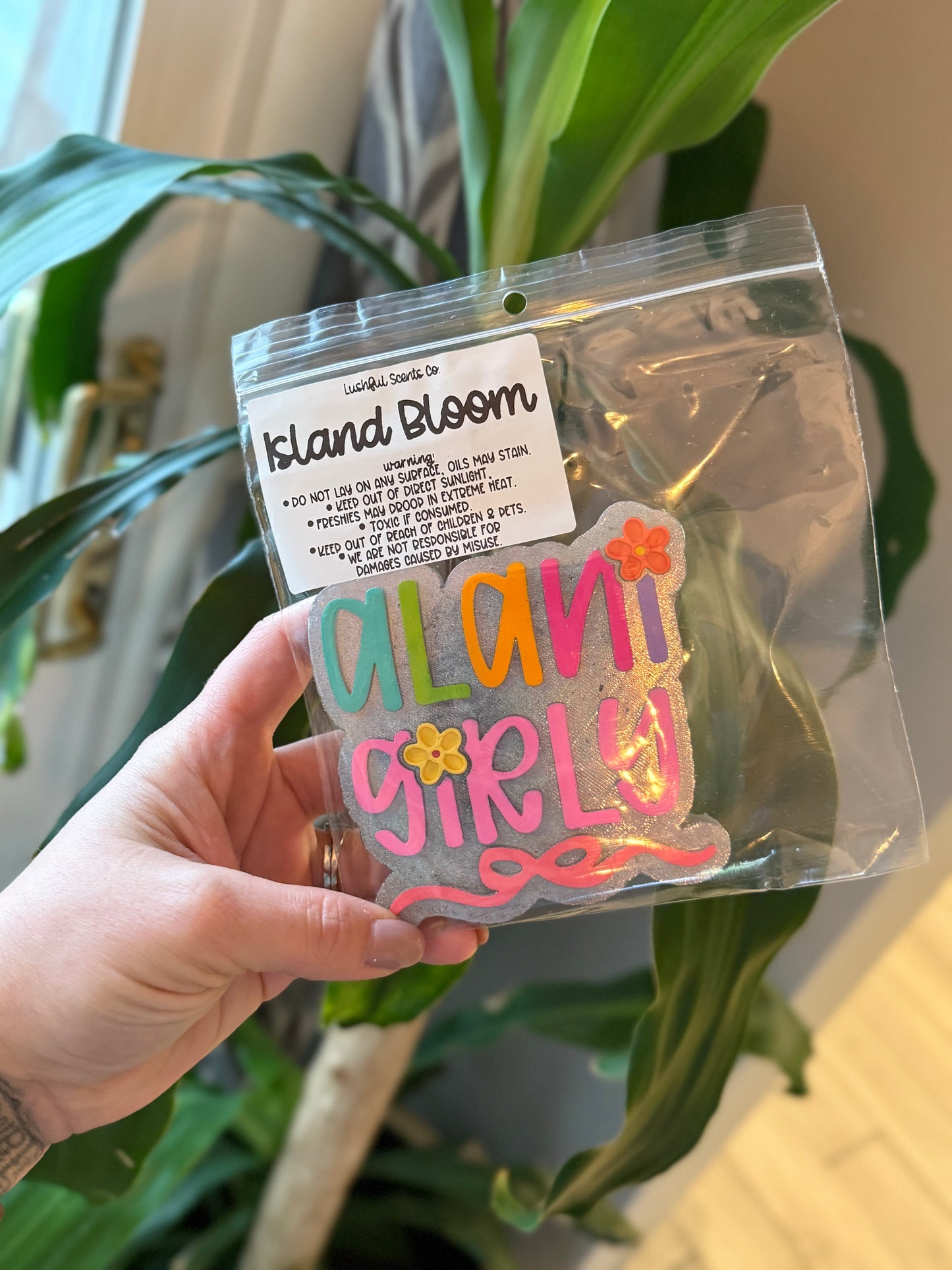 Alani Girl- Island Bloom